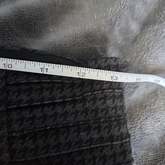 Women's Gray Houndstooth Pants - Picture 8 of 12